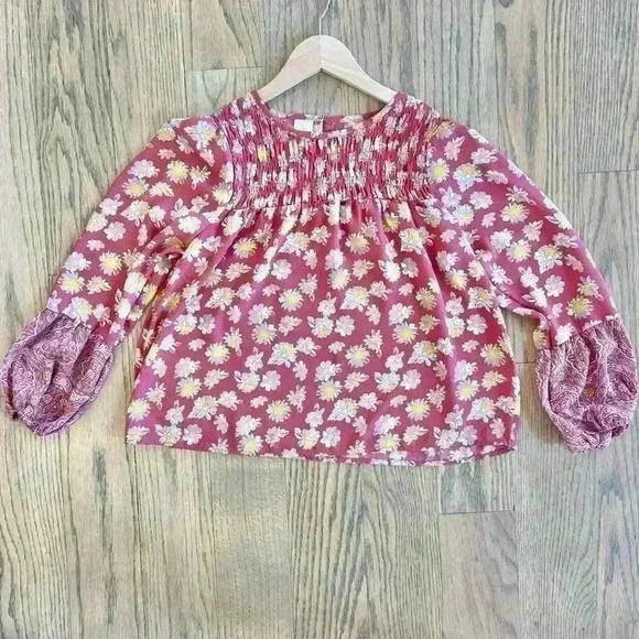NWT Evsie Girls Floral Smocked Chest Bell Sleeve Blouse Size Large - Picture 5 of 10